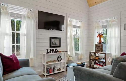 Luray House | Cozy Family Luray Cabin w Fire Pit Grill WiFi & More