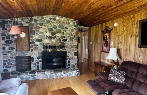 Williams Lake Bed & Breakfast | Cozy Farmhouse B&B Retreat
