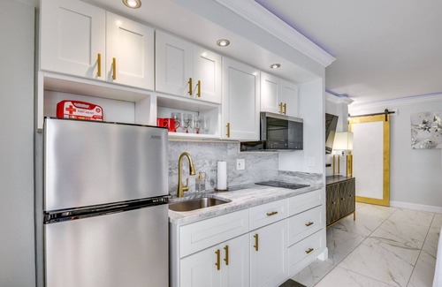 Bostwick Park Apartment | Cozy Florida Getaway w/Pool Access & Ocean Views!