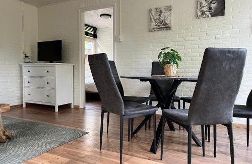 Luyksgestel Apartment | Cozy Forest Cabin, Fenced Garden, Peace & Privacy