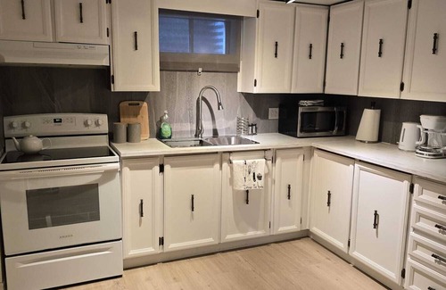 Markham House | Cozy Full Basement in a nice area, separate entry