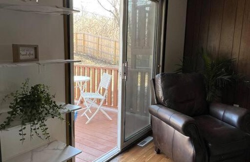 Merriam Apartment | Cozy, fully remodeled home near downtown KC