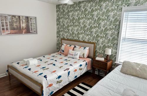 La Vergne House | Cozy Getaway Homes