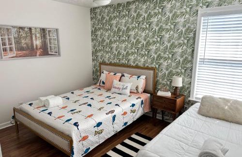 La Vergne House | Cozy Getaway Homes