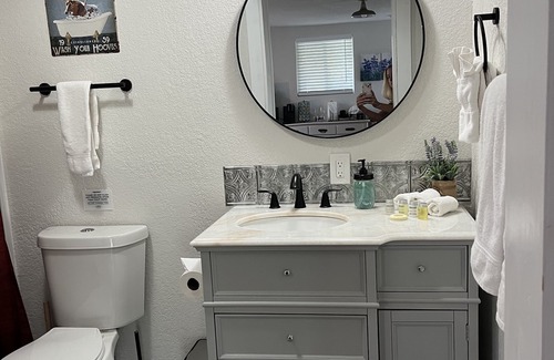 Wyldwood House | Cozy Guesthouse right outside Austin, TX Near COTA