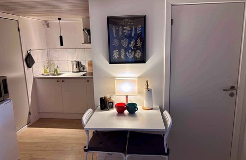 Tejn Apartment | Cozy holiday apartment located by Tejn harbor