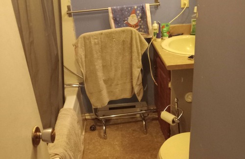 Port Alberni House | Cozy home away from home, private, convient,close to all amenities, pet friendly