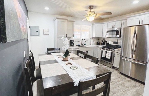 Dupont House | Cozy Home Games+BBQ|Min to Downtown Den & Boulder!