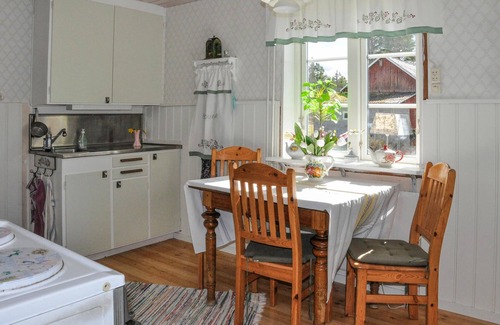 Arjang House | Cozy home in årjäng with kitchen