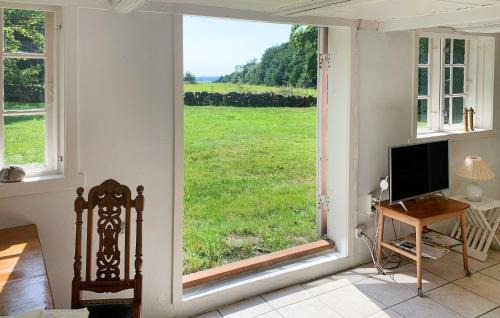 Pedersker House | Cozy Home In Aakirkeby With Wifi