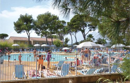 Calvisson House | Cozy Home In Calvisson With Kitchen