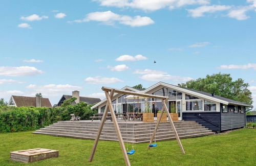 Elsegarde Strand House | Cozy home in Ebeltoft with kitchen