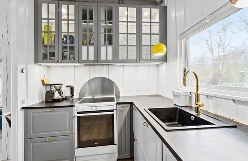 Elsegarde Strand House | Cozy home in Ebeltoft with Wi-Fi