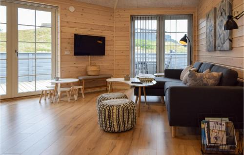 Rindby Strand House | Cozy Home In Fanø With Kitchen