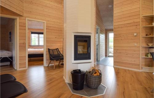 Rindby Strand House | Cozy Home In Fanø With Kitchen