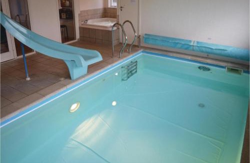 Vrist Strand House | Cozy Home In Harboøre With Kitchen