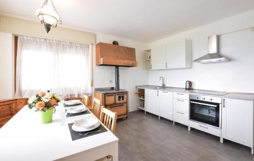 Lamon House | Cozy Home In Lamon With Wifi