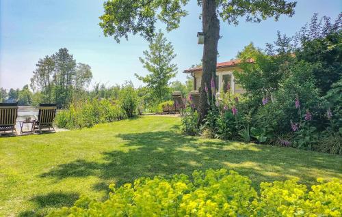 Oosterwolde House | Cozy Home In Oosterwolde With House Sea View