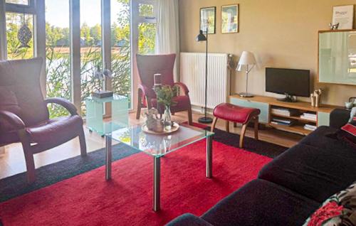 Oosterwolde House | Cozy Home In Oosterwolde With House Sea View