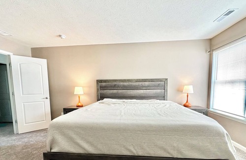 Plainfield House | Cozy home in Plainfield Indiana