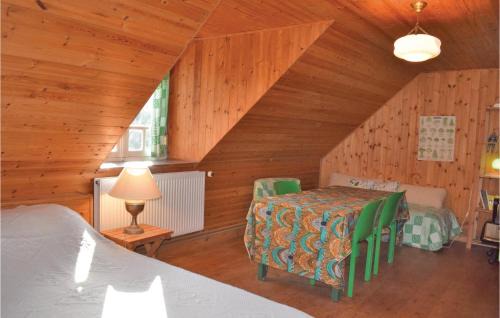 Plourivo House | Cozy Home In Plourivo With Kitchen