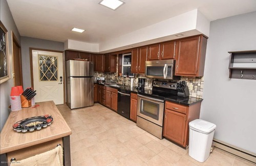 Bushkill House | Cozy home in Poconos: Fireplace, Views.