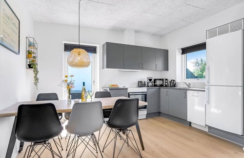 Ringkobing House | Cozy home in Ringkøbing with kitchen