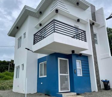 Binangonan Apartment | Cozy home in Rizal with stunning lake view & near overlooking cafes