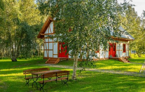 Debina House | Cozy Home In Rowy With Kitchen