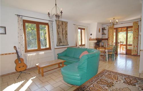 Senechas House | Cozy Home In Sénéchas