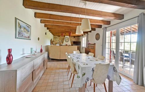 Saint-Jean-de-Maruejols-et-Avejan House | Cozy Home In Saint-Jean-De-Maruéjol