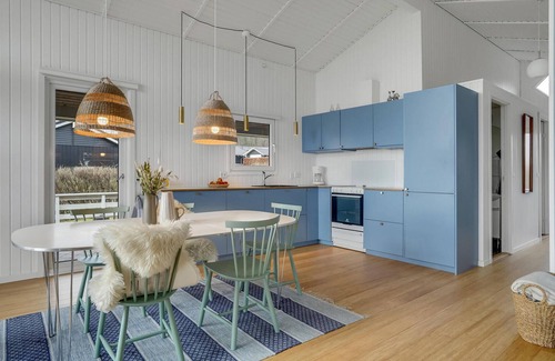 Grønninghoved Strand House | Cozy home in Sjølund with sauna