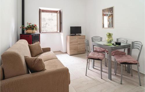 Torraca House | Cozy Home In Torraca With Wifi