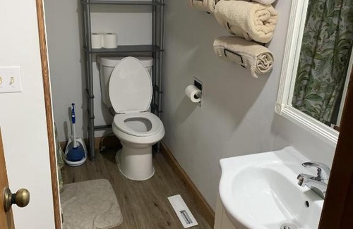 Au Gres House | Cozy Home Lake Huron with Loft 2 Bedroom 1 Bathroom