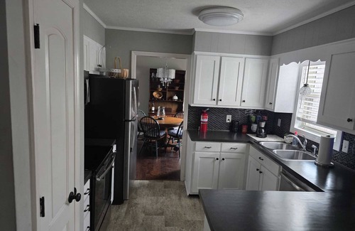 Danville House | Cozy home near golf & casino! in tranquil Danville