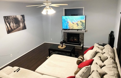 Richlands House | Cozy house in peaceful Beulaville with AC, WiFi, fitness room