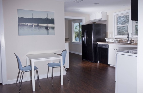 Northside House | Cozy house on the river, enjoy the view or fish right off the river bank