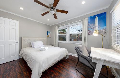 Arlington Heights Villa | Cozy House, Pool Table and Parking, Mins to DC