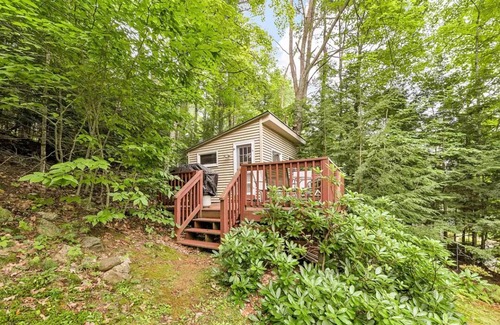 Gilmanton House | Cozy lake house in Great NH lakes region location and close to everything!