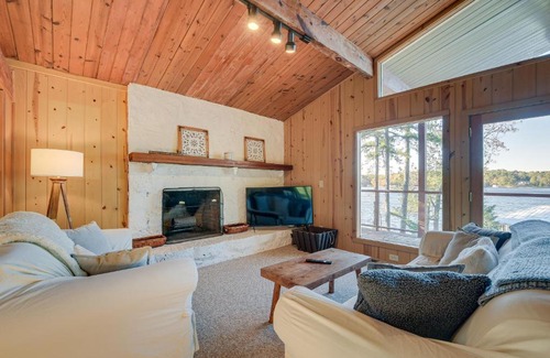 Semora House | Cozy Lakefront Cabin in Semora with Large Dock!