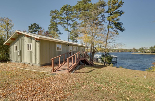 Semora Cabin | Cozy Lakefront Cabin in Semora w/Large Dock!