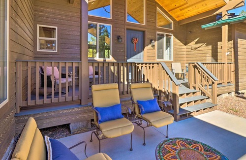 Lakeside Cottage | Cozy Lakeside Cabin w/Hammock, Deck & Grill!