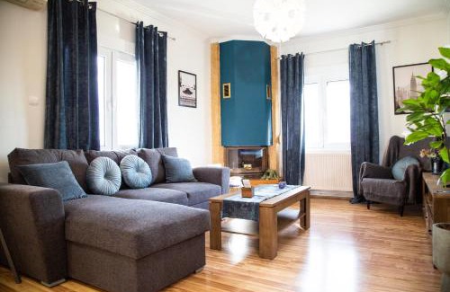 Maniakoi Apartment | Cozy Like Home