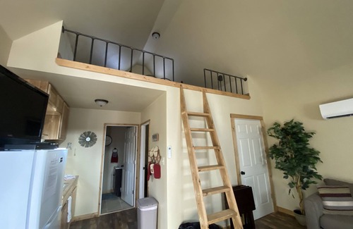 Winslow Cabin | Cozy little cabin in our little woodland village - access to the pond & meadow