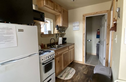 Winslow Cabin | Cozy little cabin in our little woodland village - access to the pond & meadow