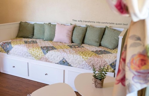 Viljandi Parish Apartment | Cozy loft with balcony directly by the lake