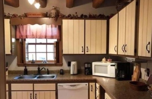 Banner Elk Cabin | Cozy Log Cabin With Hot Tub - Pet Friendly