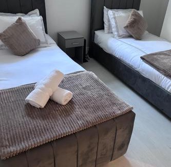 Woolwich Riverside Apartment | Cozy London Apartment with 2 Bedrooms