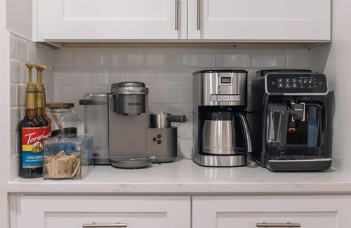 Marvin House | Cozy/Luxe Countryside Estate on Private Grounds in South CLT- King Suite!