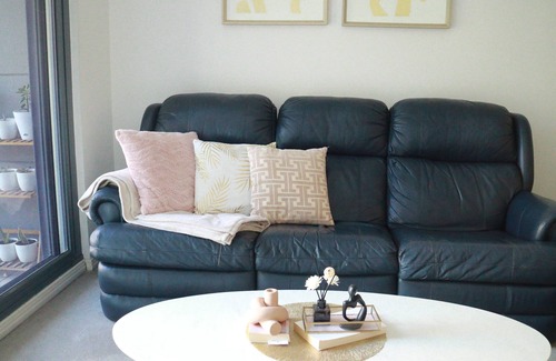 Waitara Apartment | Cozy Minimalist 1 Br Apt near Hornsby mall & trains